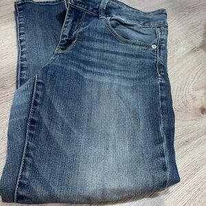 Women's American eagle crop jeans